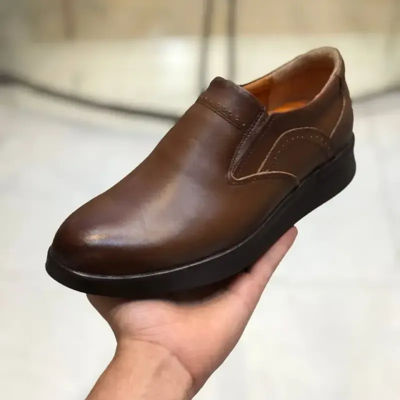 کفش چرم مردانه مدل فانتوم عسلی رویه چرم طبیعی زیره PU طبی